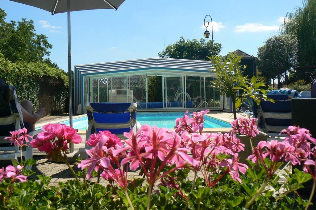 Logis Auberge De La Truffe - Hotel De La Truffe Sorges Ngoại thất bức ảnh